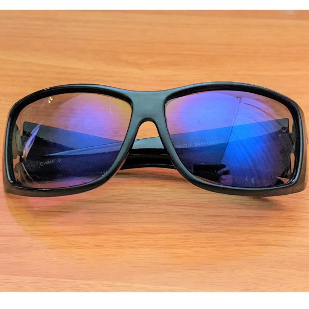 LRI Sunglasses💥PRICE DROP💥